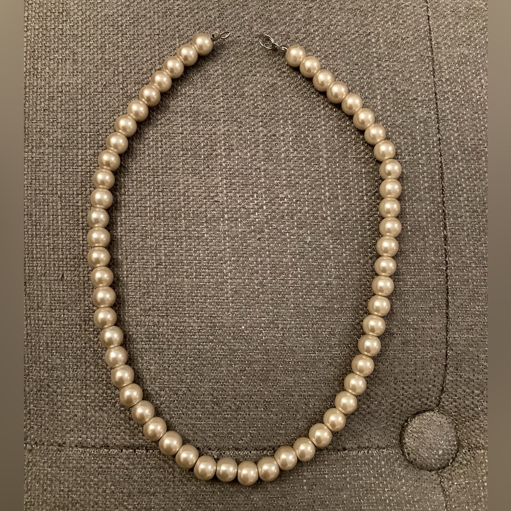 Gold tinged plastic pearl necklace women’s jewelry